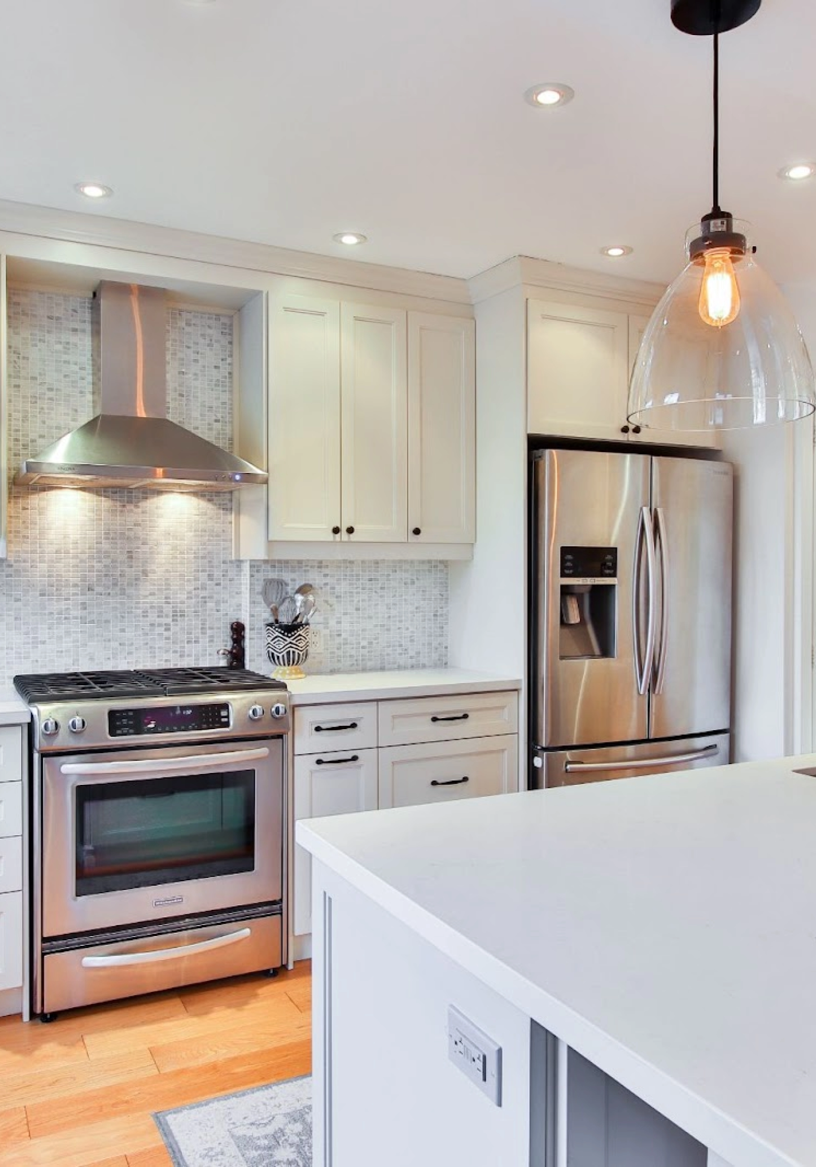 view of a modern kitchen